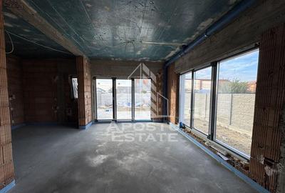 Casă cu 5 camere cu Teren 300 Mp în Giroc