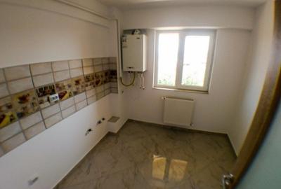 Apartament cu 3 camere decomandat în Cug