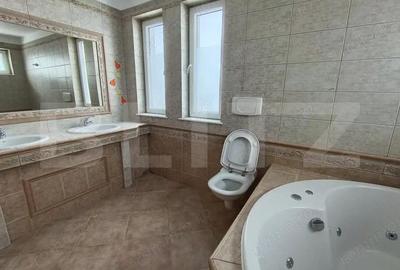 Casa Ultracentral cu 5 camere in suprafa?a de 300 mp ?i un teren de 600 mp - 8