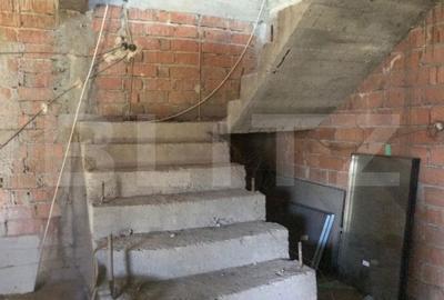 Casă cu 6 camere cu Teren 3050 Mp în Mănești - 10