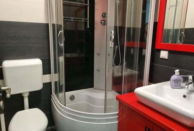 Apartament cu 3 camere decomandat în Apusului