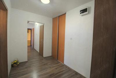 De vanzare apartament cu 3 camere- zona Circumvalatiunii-comision 0 - 6