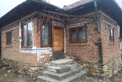 Casă cu 3 camere cu Teren 726 Mp în Boteni
