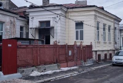 Casă cu 4 camere cu Teren 30 Mp în Central - 4