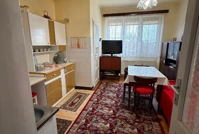 Apartament 1 cameră – Zonă centrală | Luminos | Etaj 2/2 | Acoperiș refăcut - 1