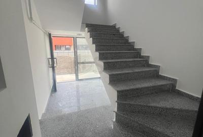 Apartament cu 3 camere decomandat în Bd. Laminorului - 8