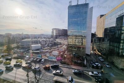 Apartament cu 4 camere decomandat în Central