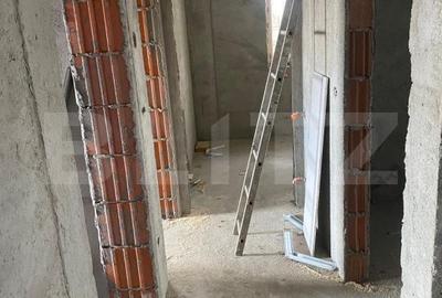 Casă cu 4 camere cu Teren 250 Mp în Ipotești - 1