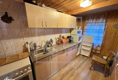 Casă cu 8 camere cu Teren 971 Mp în Cârțișoara - 7