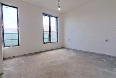 Casă cu 3 camere cu Teren 289 Mp în Berceni