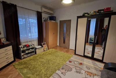 Chirie casa cu 4 camere, curte cu mult spatiu verde in zona Episcopia - 6