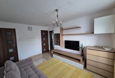 Apartament cu 3 camere semidecomandat, mobilat în Crângași
