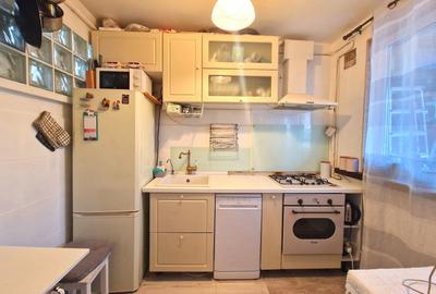 Apartament cu 2 camere semidecomandat, mobilat în Pajura - 5