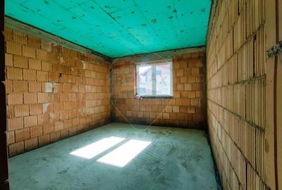 Casă cu 5 camere cu Teren 300 Mp în Cristian - 14