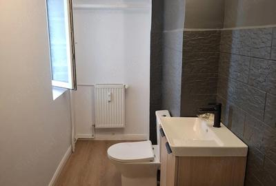 Apartament cu 3 camere decomandat în Victoriei - 4