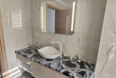 Apartament cu 3 camere, mobilat în Tractorul - 13