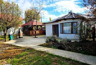 Casă cu 6 camere cu Canalizare în Faleză - 1
