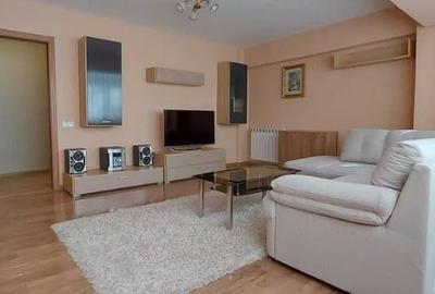 Apartament cu 3 camere decomandat, mobilat în Central