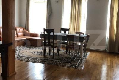 Casa de vanzare, cu 7 camere, 350 mp u & 2850 mp teren