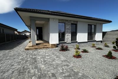 Casă individuală cu 4 camere cu Canalizare în Cetate - 3