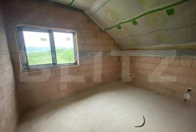 Casă cu 7 camere cu Teren 700 Mp în Aghireș - 8