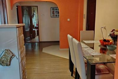 Apartament cu 4 camere decomandat în Traian - 1