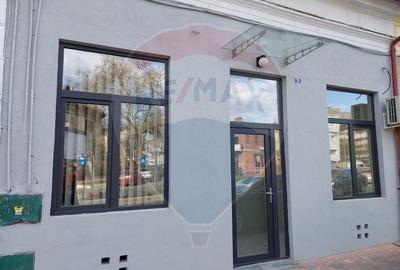 Spațiu comercial, de 53.799999237061 mp, în Unirii - 1