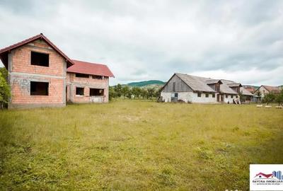 Casă cu 5 camere cu Teren 1490 Mp în Batoș - 4