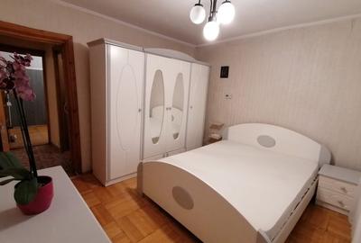 PROPRIETAR - Apartament 4 camere de inchiriat Piata Moldovei - Scoala 2 - 3