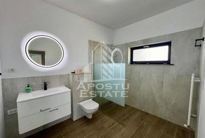 Casă cu 4 camere cu Canalizare în Moșnița Nouă