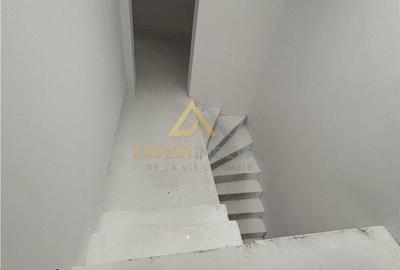 Casă cu Teren 2100 Mp în Central - 11