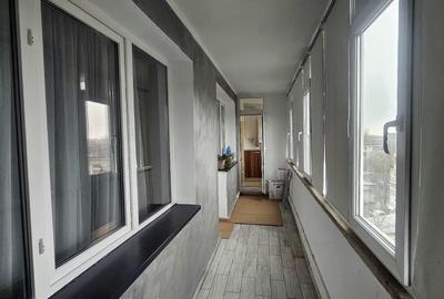 Apartament 2 camere renovat, mobilat, zona Cosbuc – Tribunal, etaj 6 - 7