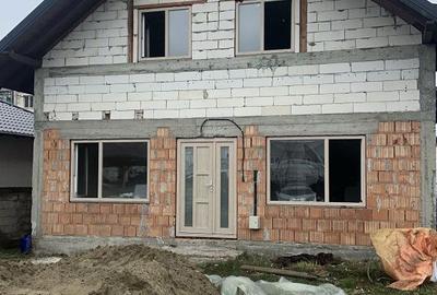 Casă cu 4 camere în Central - 2