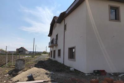 Casă cu 4 camere în Central - 2