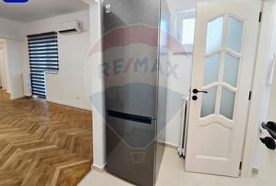 Apartament cu 4 camere semidecomandat în Unirii - 25