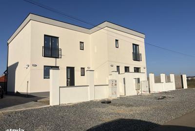 Casă cu 4 camere cu Teren 265 Mp în Moșnița Nouă