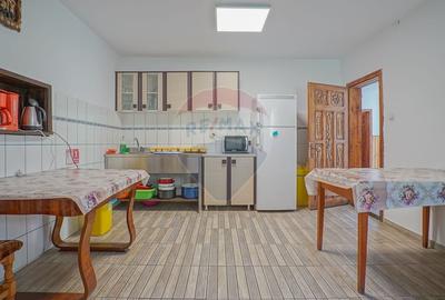 Casă individuală cu 21 camere cu Teren 1137 Mp în Moieciu - 19