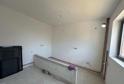 Casă cu 5 camere cu Teren 380 Mp în Urlați - 6