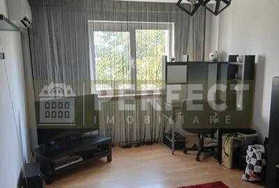 Zona PALTINIS, 58mp, 3 camere DECOMANDAT, AN 1986!! Pret 74000 euro!! - 1