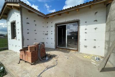 Duplex cu 3 camere cu Canalizare în Moșnița Veche