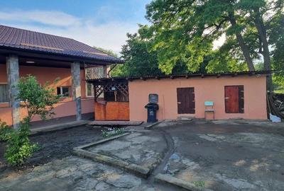 Casă cu 3 camere cu Teren 1880 Mp în Topalu - 2