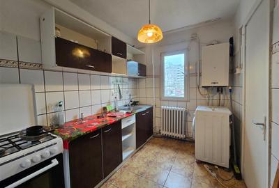 Apartament cu 2 camere semidecomandat în Podu Roș - 2