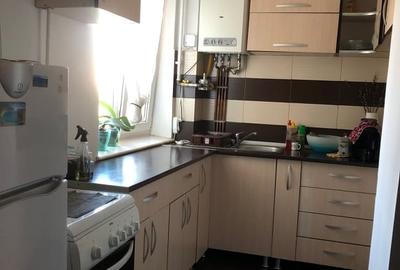 Inchiriez apartament 2 camere - 4