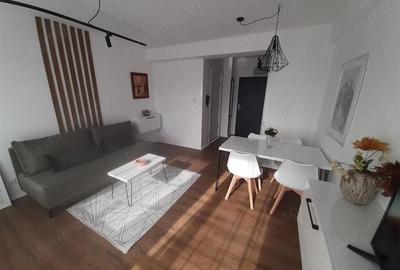 Garsonieră în Titan - 2