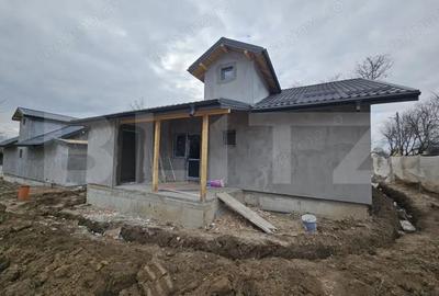 Casă cu 3 camere cu Teren 470 Mp în Ciurbești