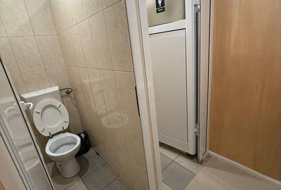 Spațiu comercial, de 68 mp, în Central - 4