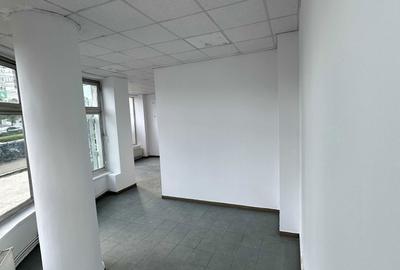 Spațiu comercial, de 50 mp, în Central
