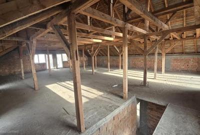 Spațiu comercial, de 600 mp, în Central - 3