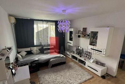 Apartament cu 3 camere in Zona 1Decembrie