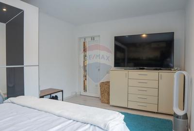 Casă cu 8 camere cu Teren 950 Mp în Roșu - 27